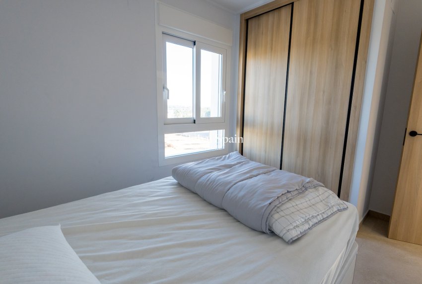 Venta - APARTAMENTO -
GUARDAMAR DEL SEGURA - El Raso