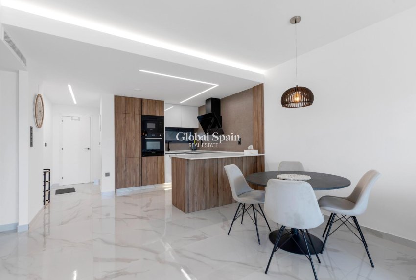 Venta - APARTAMENTO -
GUARDAMAR DEL SEGURA - EL RASO