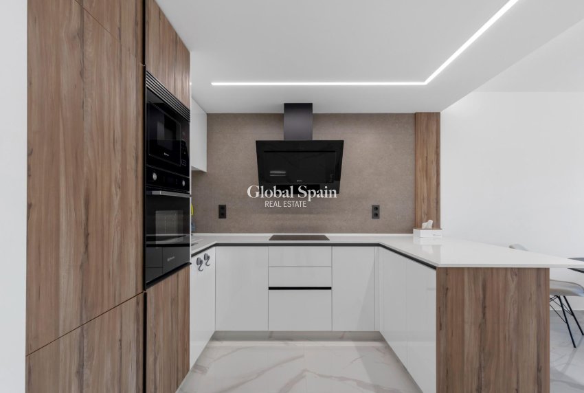 Venta - APARTAMENTO -
GUARDAMAR DEL SEGURA - EL RASO