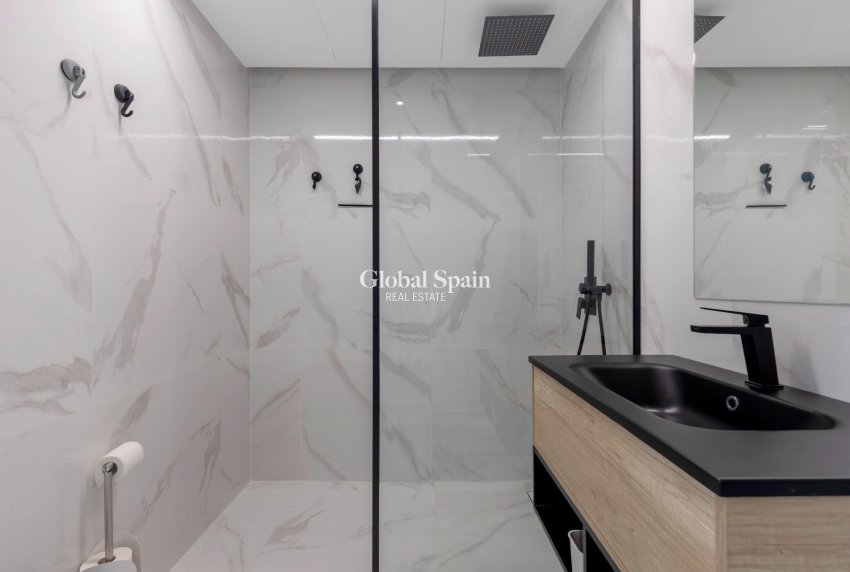 Venta - APARTAMENTO -
GUARDAMAR DEL SEGURA - EL RASO