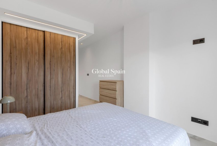 Venta - APARTAMENTO -
GUARDAMAR DEL SEGURA - EL RASO