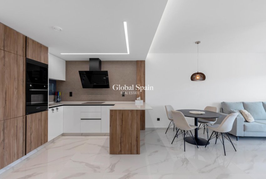 Venta - APARTAMENTO -
GUARDAMAR DEL SEGURA - EL RASO