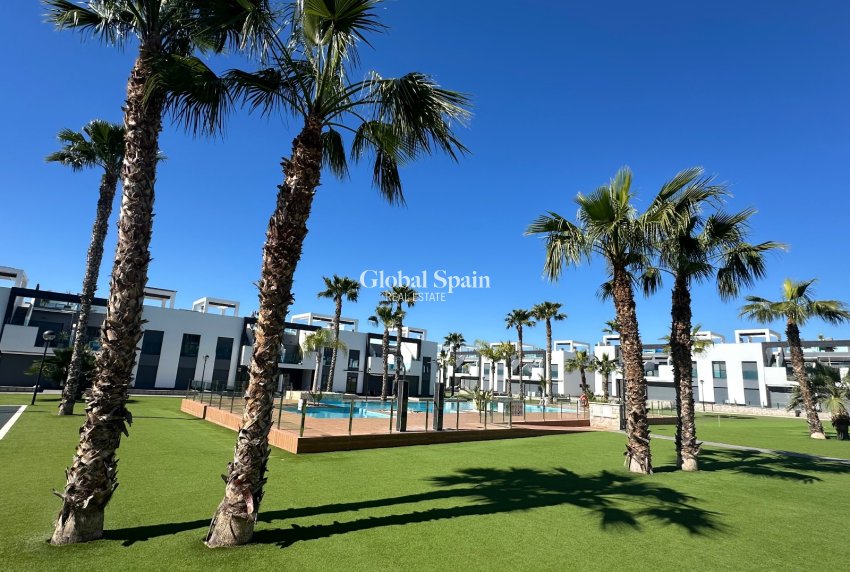 Venta - APARTAMENTO -
GUARDAMAR DEL SEGURA - Guardamar - El Raso