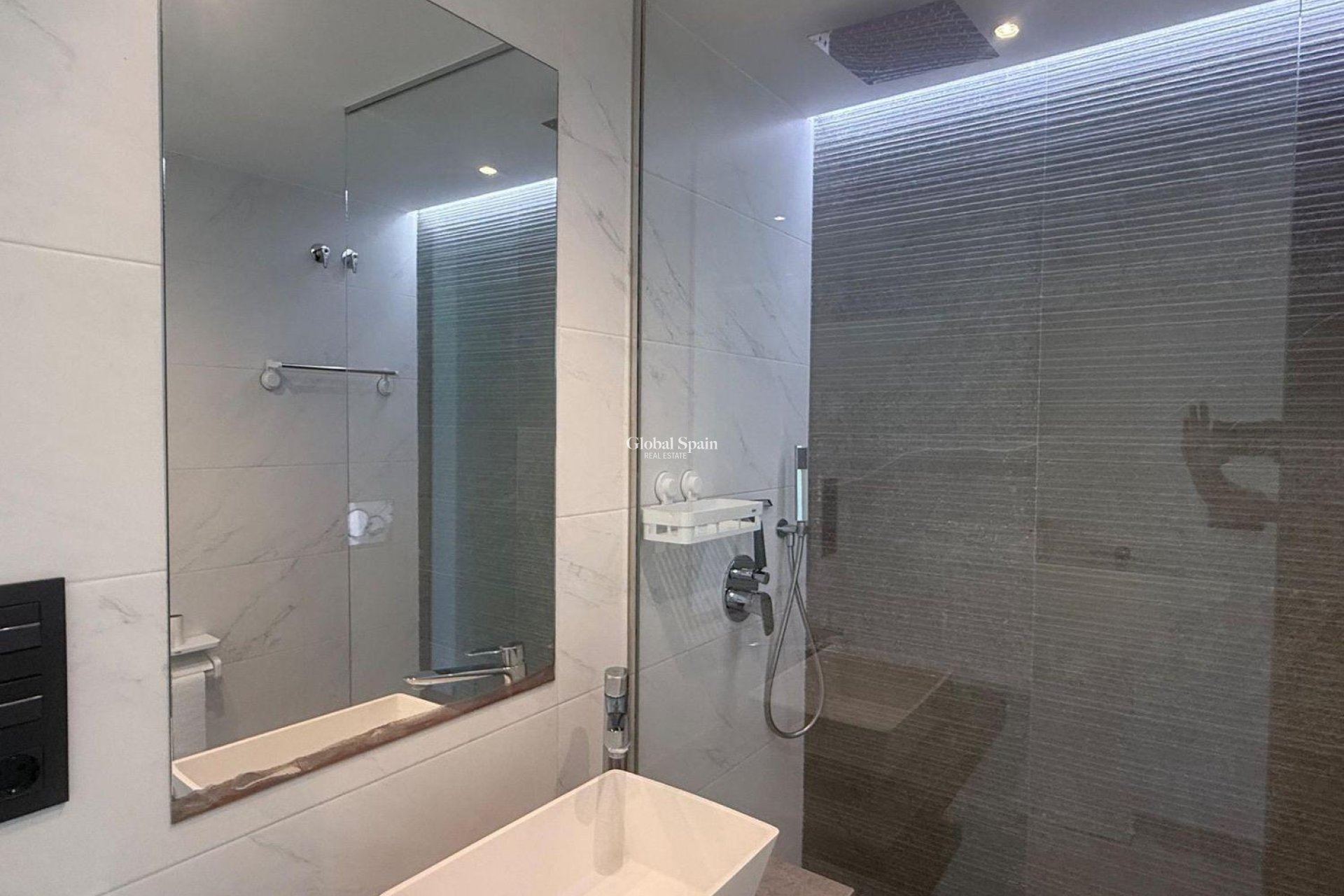 Venta - APARTAMENTO -
GUARDAMAR DEL SEGURA - Oasis Beach