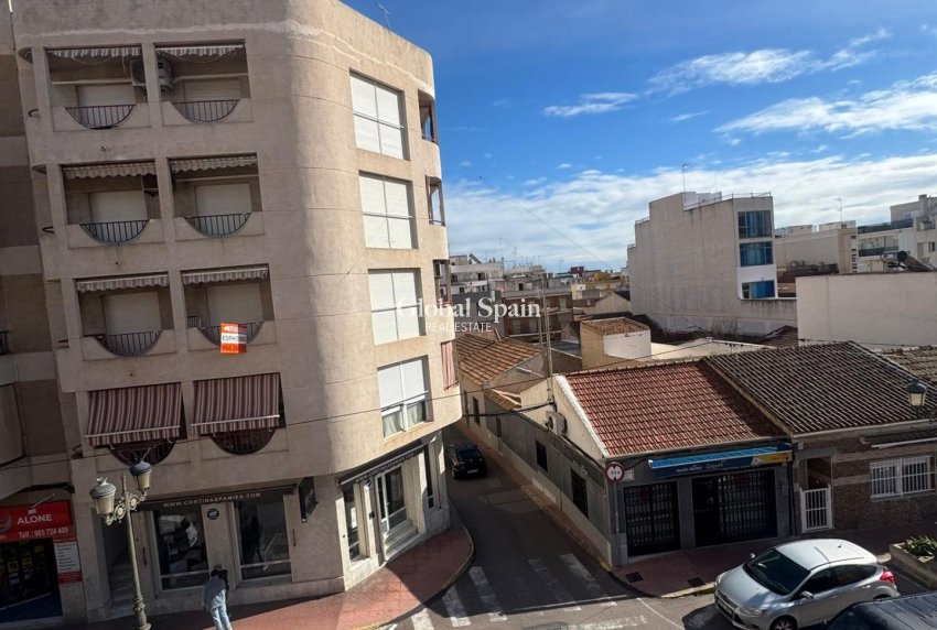 Venta - APARTAMENTO -
GUARDAMAR DEL SEGURA
