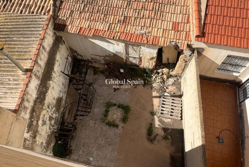 Venta - APARTAMENTO -
GUARDAMAR DEL SEGURA