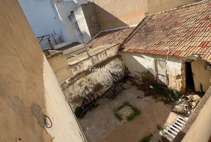 Venta - APARTAMENTO -
GUARDAMAR DEL SEGURA