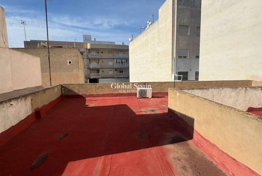 Venta - APARTAMENTO -
GUARDAMAR DEL SEGURA
