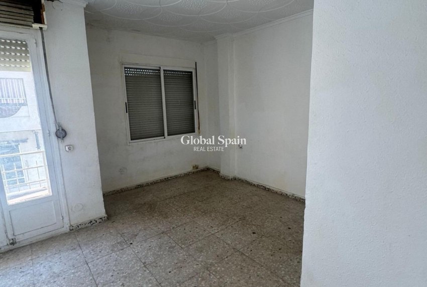 Venta - APARTAMENTO -
GUARDAMAR DEL SEGURA