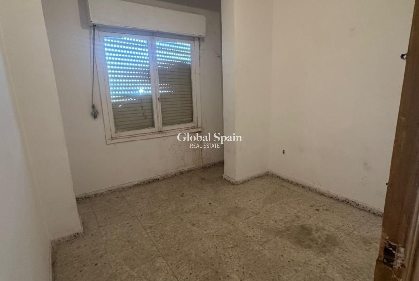 Venta - APARTAMENTO -
GUARDAMAR DEL SEGURA
