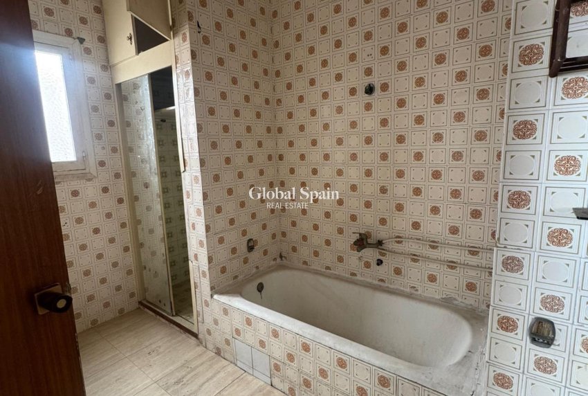 Venta - APARTAMENTO -
GUARDAMAR DEL SEGURA