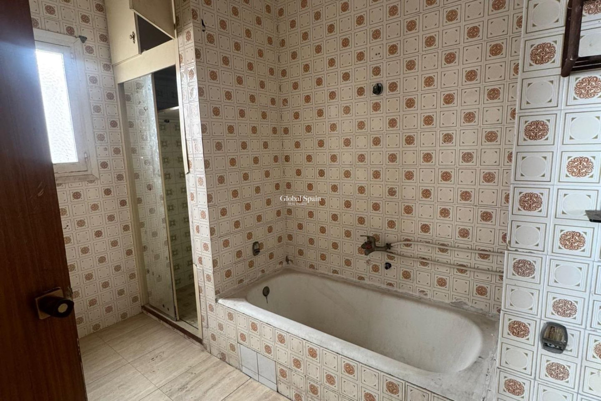 Venta - APARTAMENTO -
GUARDAMAR DEL SEGURA