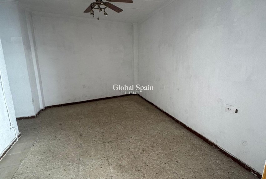 Venta - APARTAMENTO -
GUARDAMAR DEL SEGURA