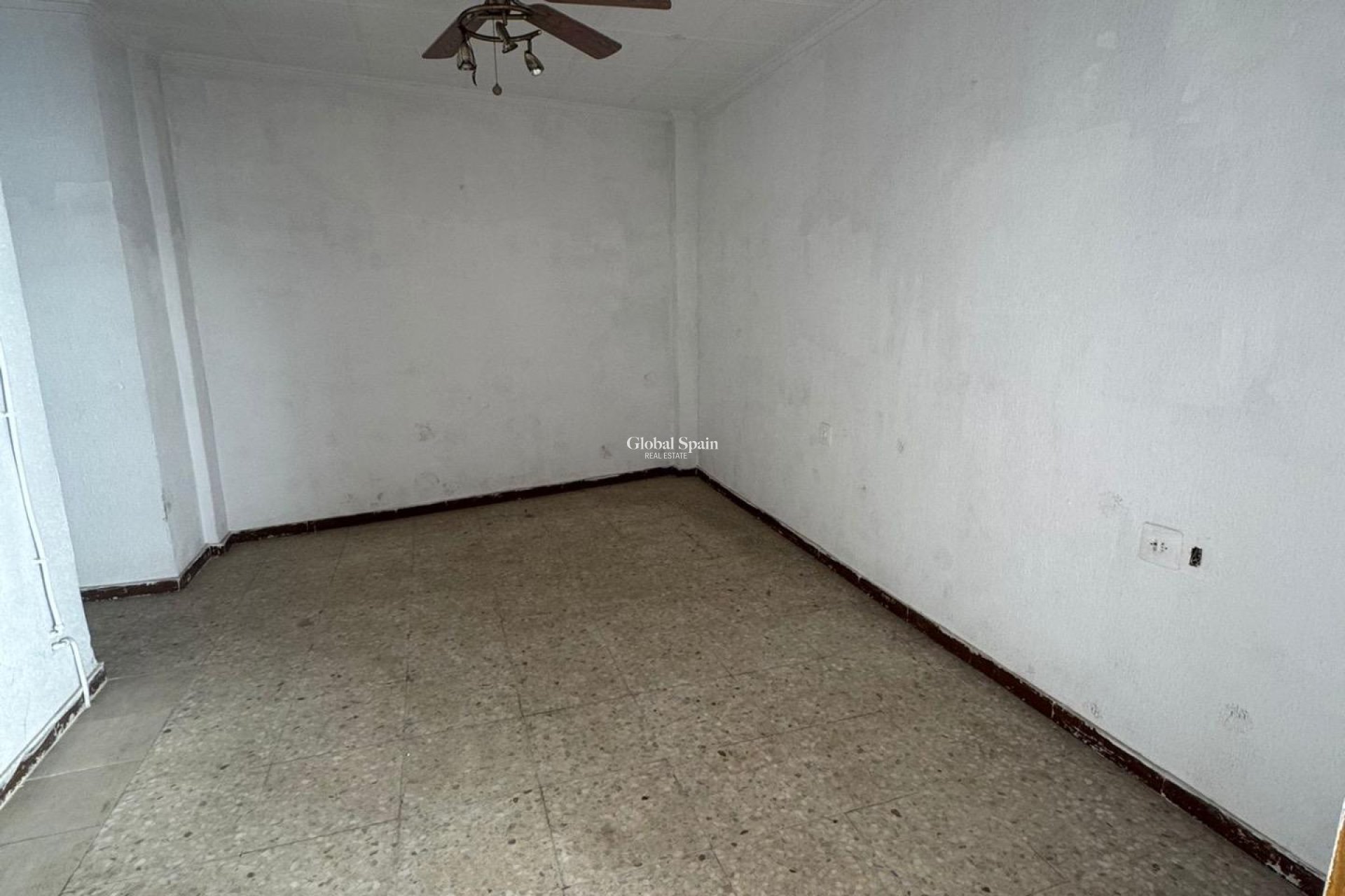 Venta - APARTAMENTO -
GUARDAMAR DEL SEGURA