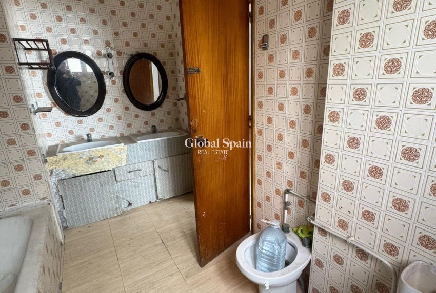 Venta - APARTAMENTO -
GUARDAMAR DEL SEGURA