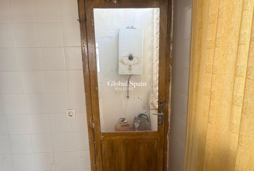 Venta - APARTAMENTO -
GUARDAMAR DEL SEGURA