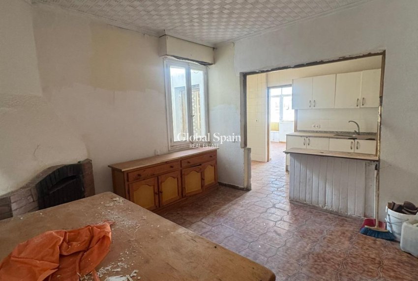 Venta - APARTAMENTO -
GUARDAMAR DEL SEGURA