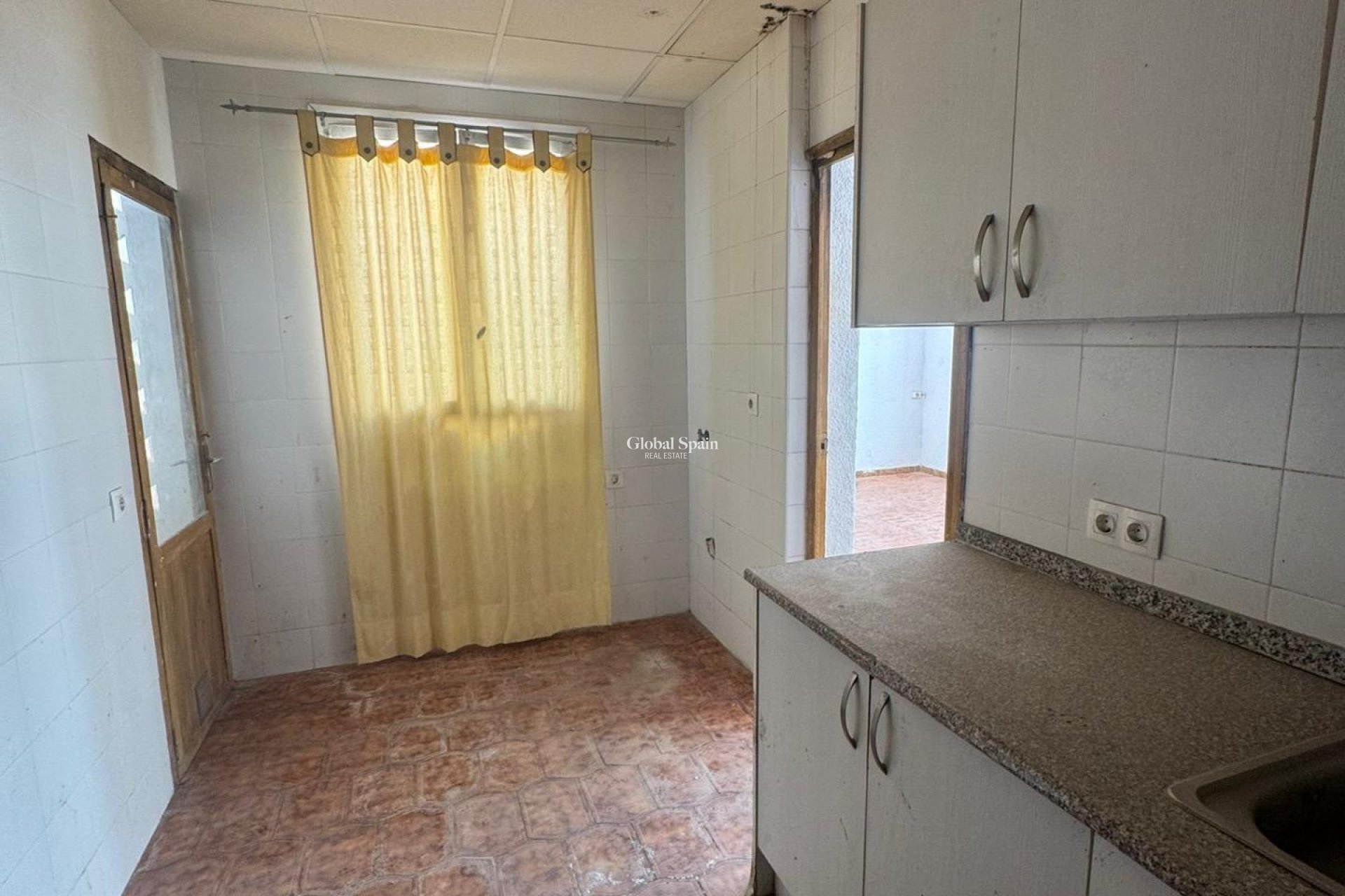 Venta - APARTAMENTO -
GUARDAMAR DEL SEGURA