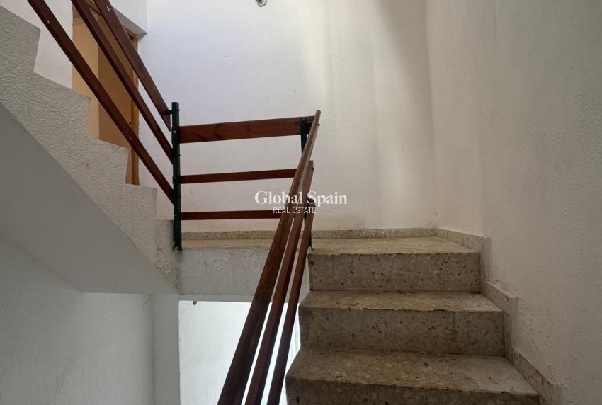 Venta - APARTAMENTO -
GUARDAMAR DEL SEGURA