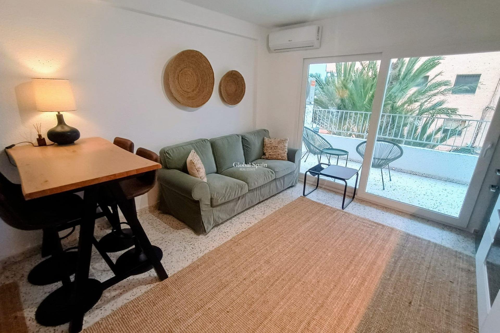Venta - APARTAMENTO -
GUARDAMAR DEL SEGURA