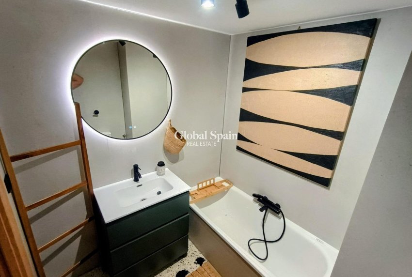 Venta - APARTAMENTO -
GUARDAMAR DEL SEGURA