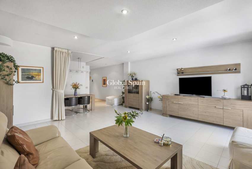 Venta - APARTAMENTO -
GUARDAMAR DEL SEGURA