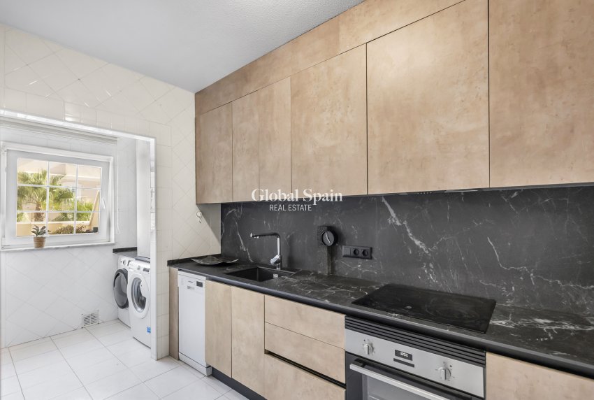 Venta - APARTAMENTO -
GUARDAMAR DEL SEGURA