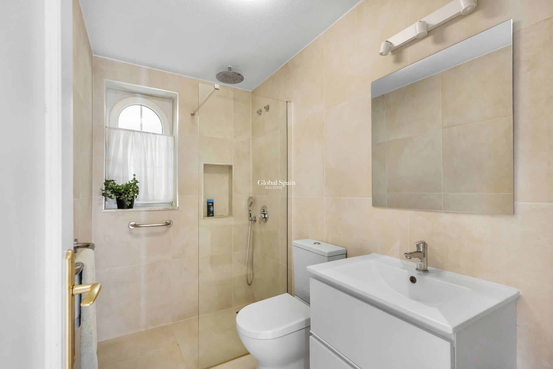 Venta - APARTAMENTO -
GUARDAMAR DEL SEGURA