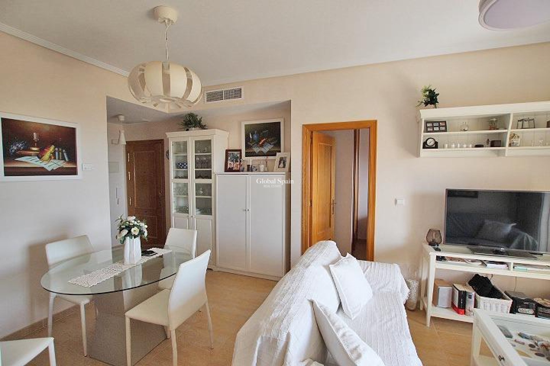 Venta - APARTAMENTO -
GUARDAMAR DEL SEGURA
