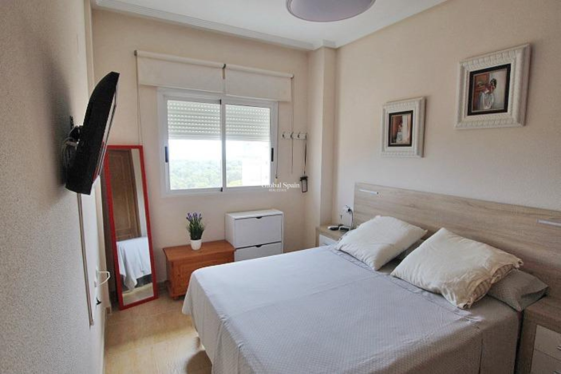 Venta - APARTAMENTO -
GUARDAMAR DEL SEGURA