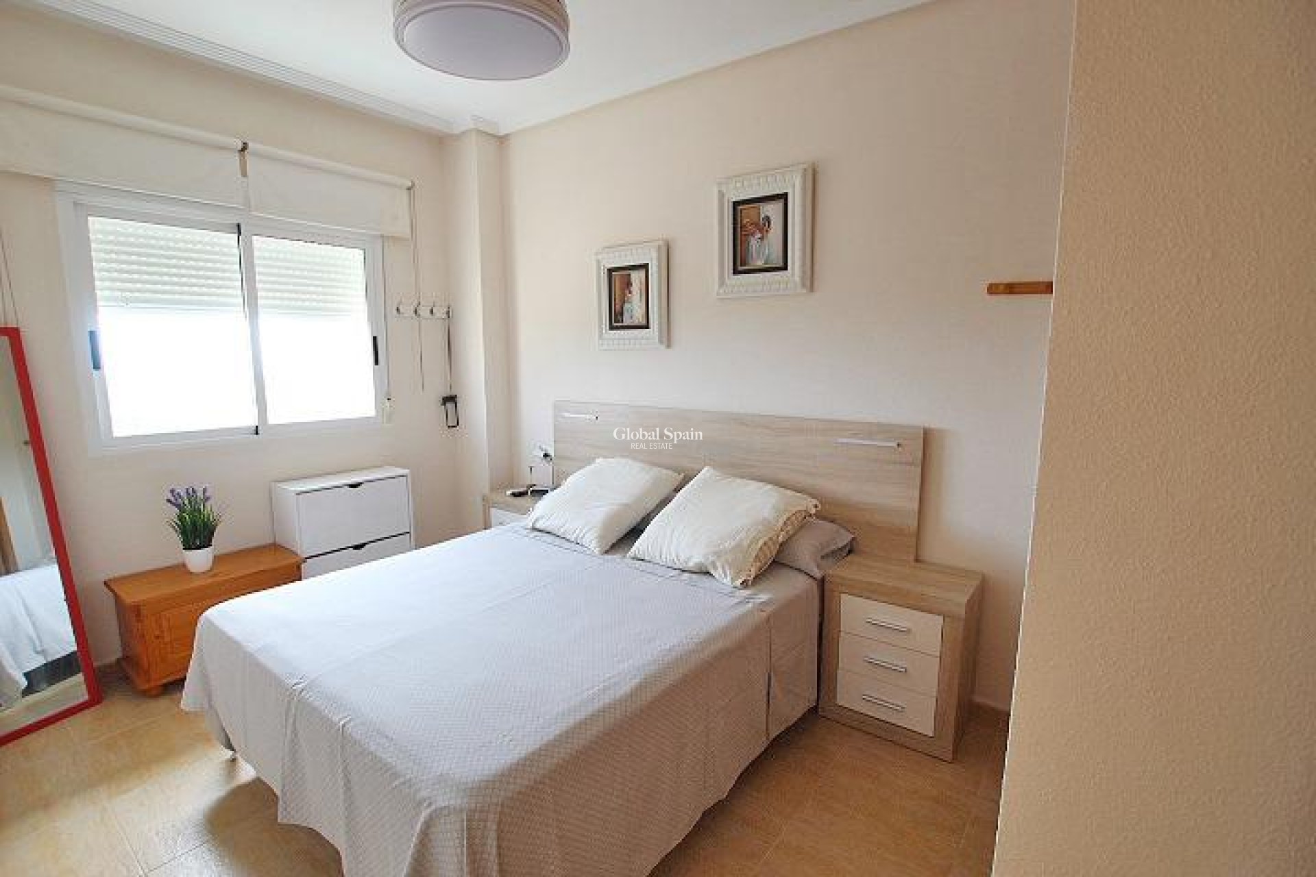 Venta - APARTAMENTO -
GUARDAMAR DEL SEGURA