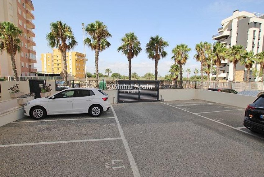 Venta - APARTAMENTO -
GUARDAMAR DEL SEGURA