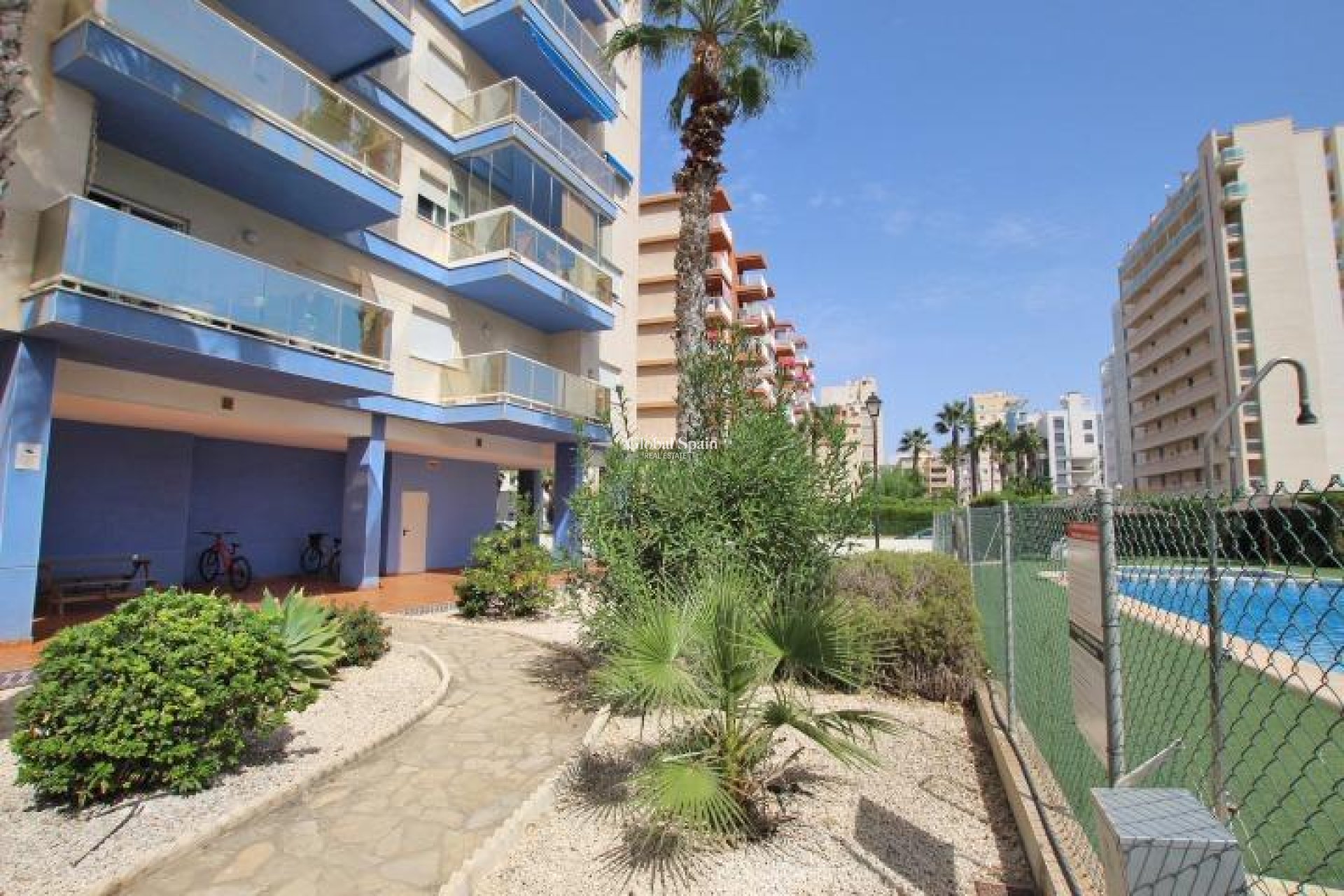 Venta - APARTAMENTO -
GUARDAMAR DEL SEGURA