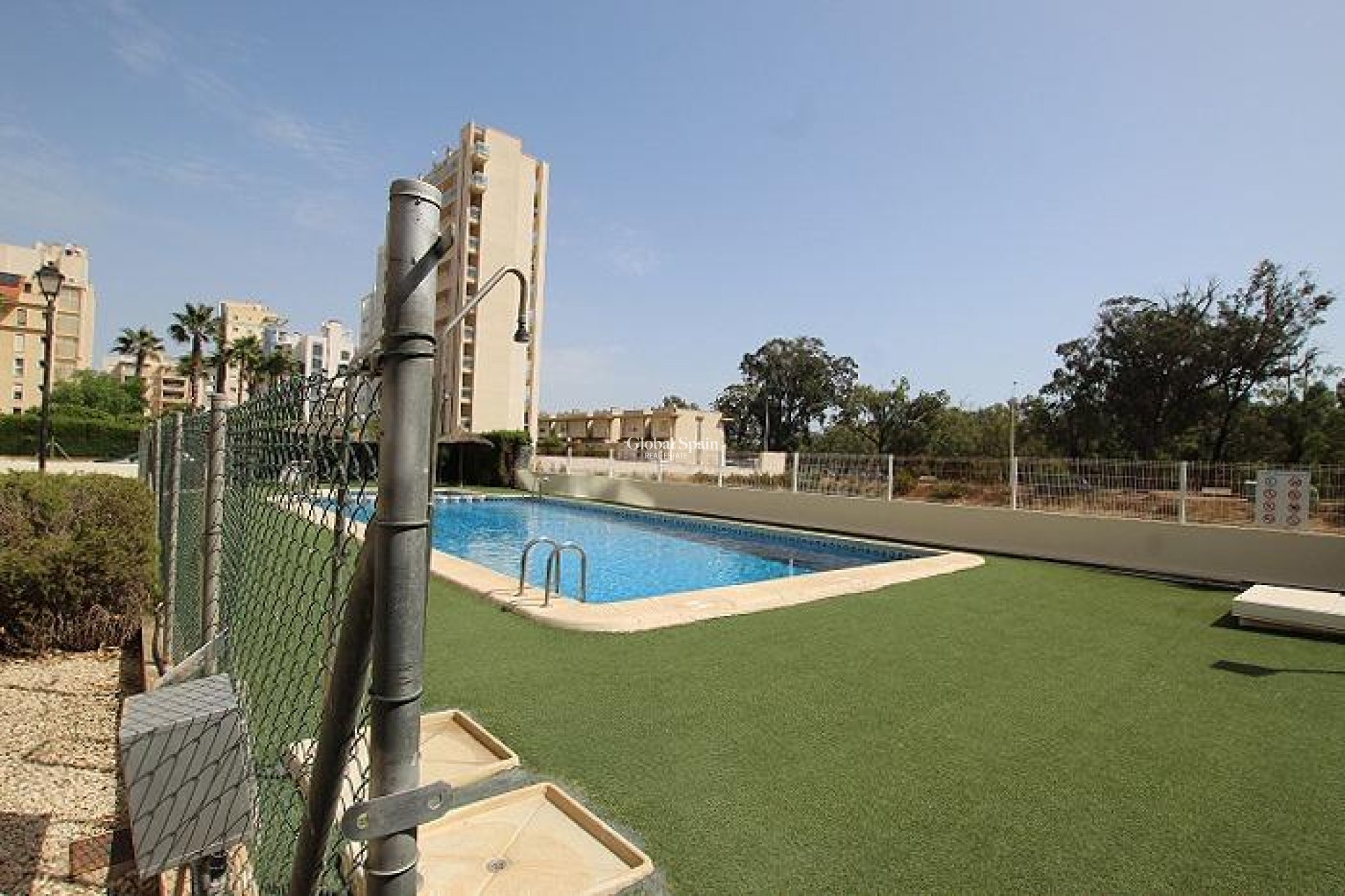 Venta - APARTAMENTO -
GUARDAMAR DEL SEGURA