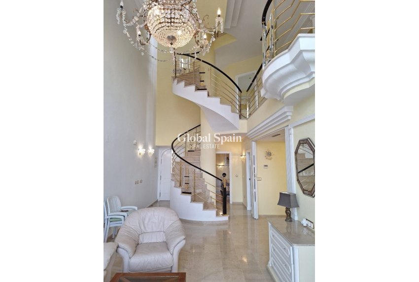 Venta - APARTAMENTO -
GUARDAMAR DEL SEGURA