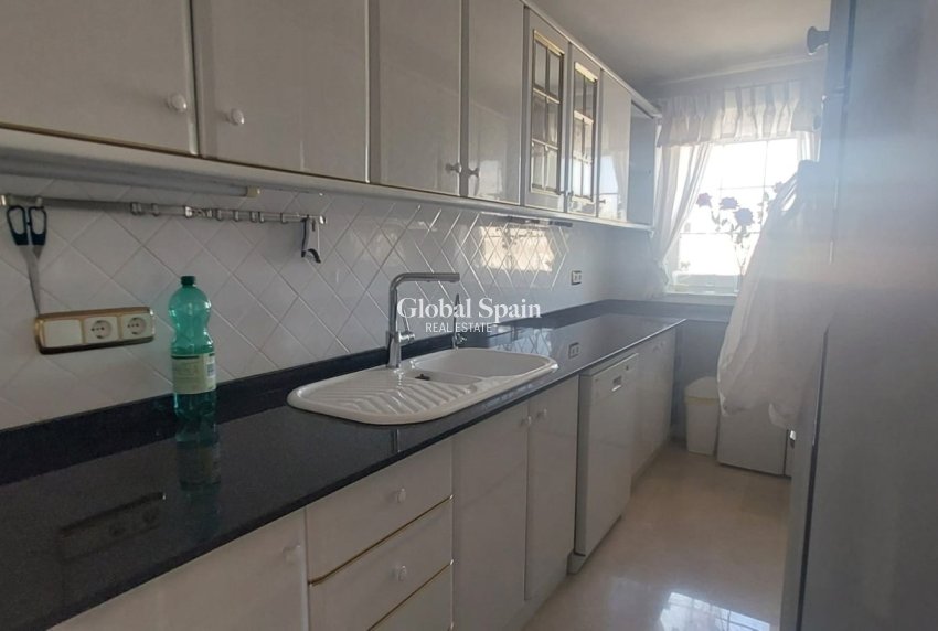 Venta - APARTAMENTO -
GUARDAMAR DEL SEGURA