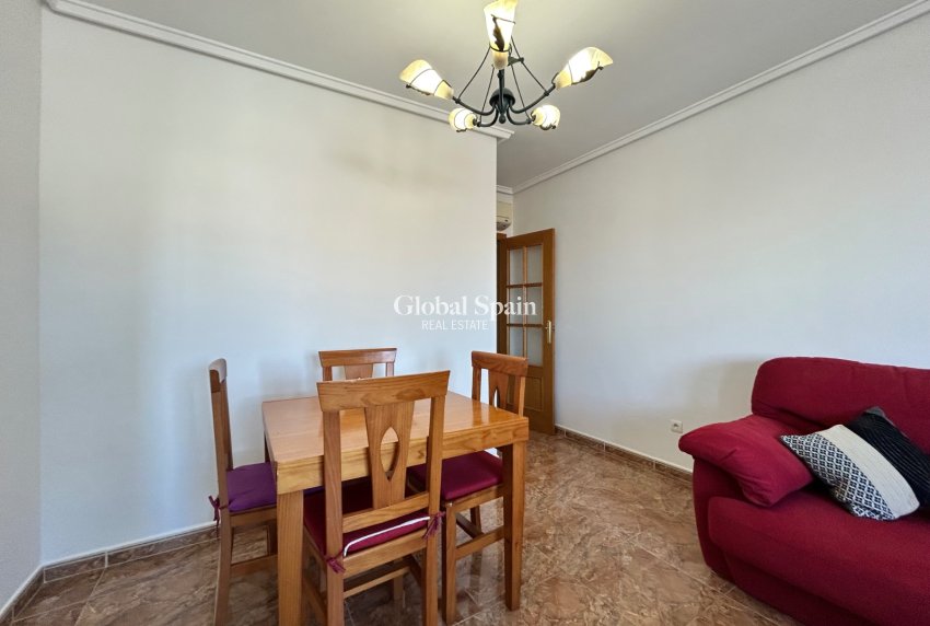 Venta - Apartamento -
Jacarilla - pueblo