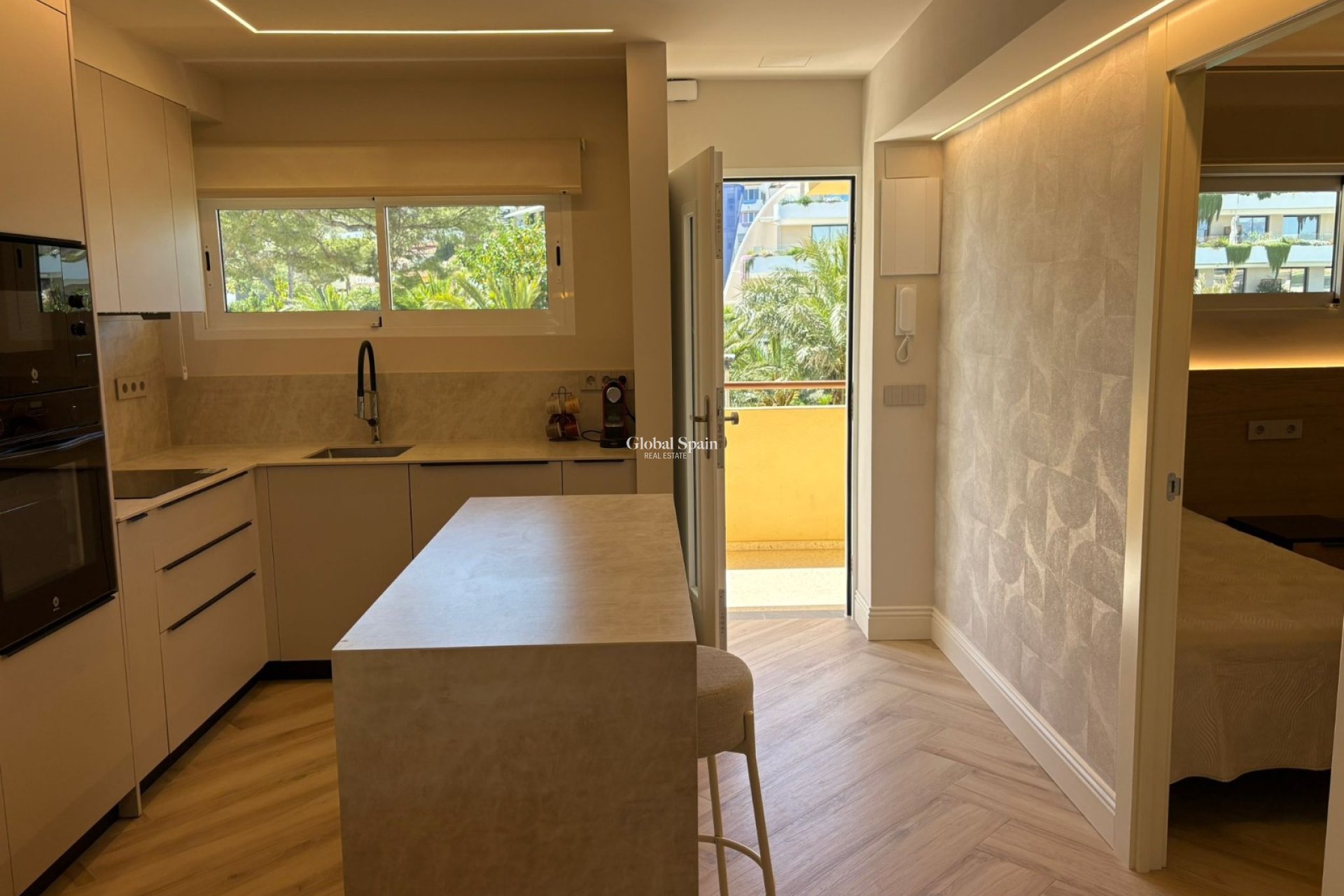 Venta - APARTAMENTO -
L'ALBIR - center
