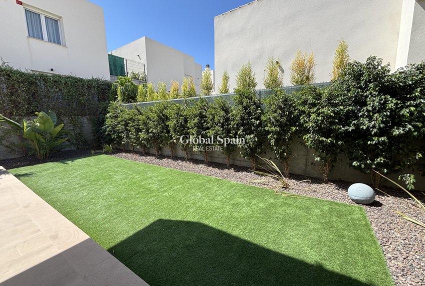 Venta - APARTAMENTO -
LA FINCA GOLF - Inland