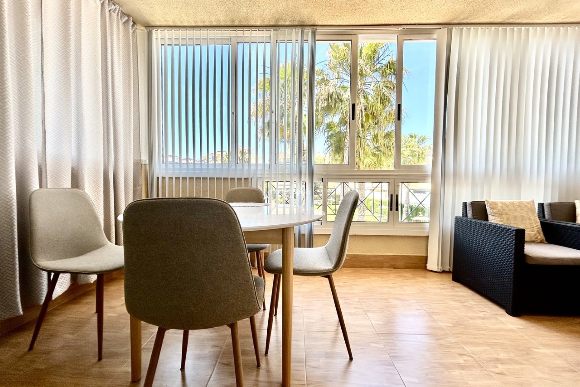 Venta - APARTAMENTO -
LA MATA - Costa Blanca