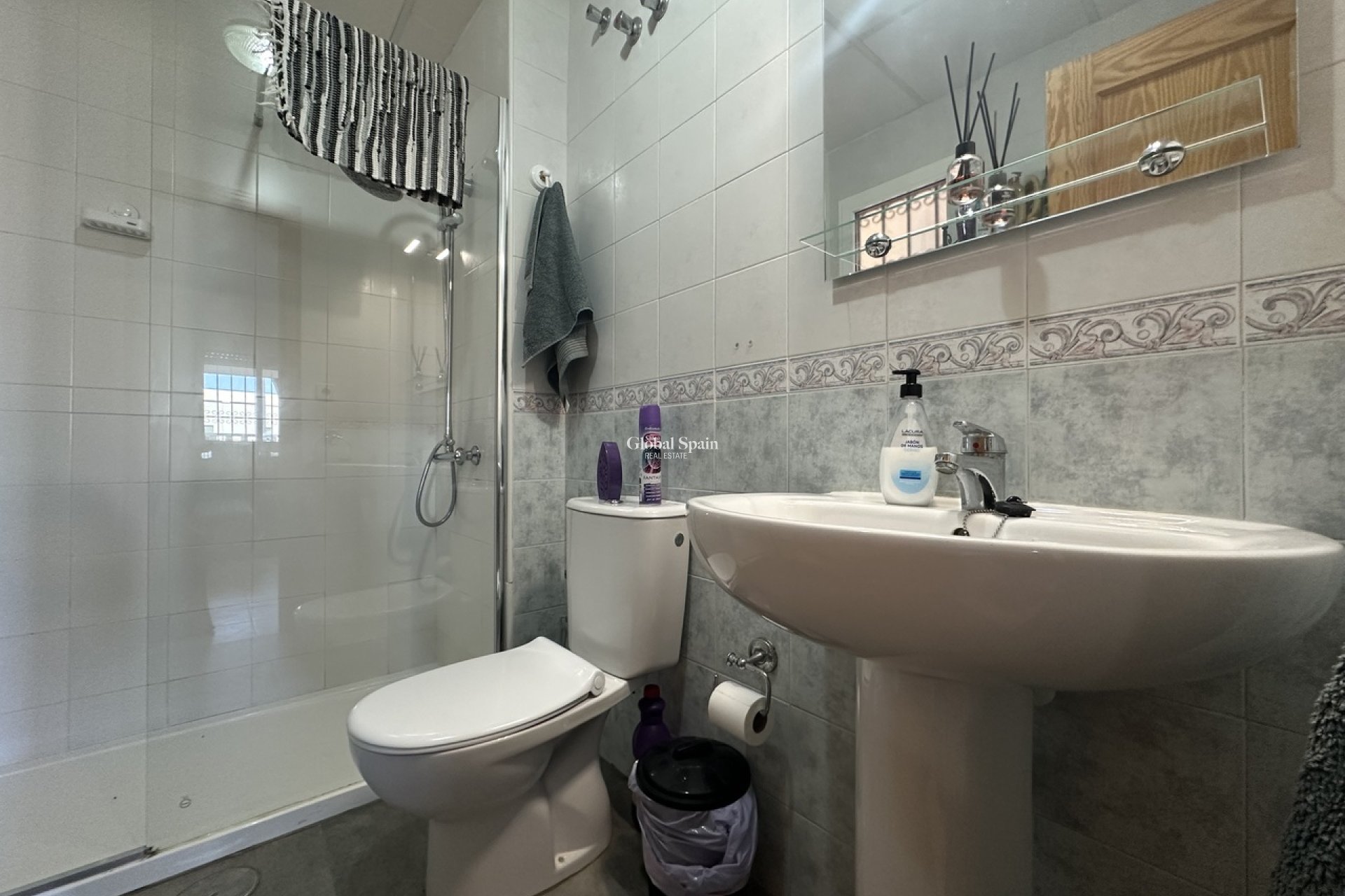 Venta - APARTAMENTO -
LA ZENIA - Costa Blanca