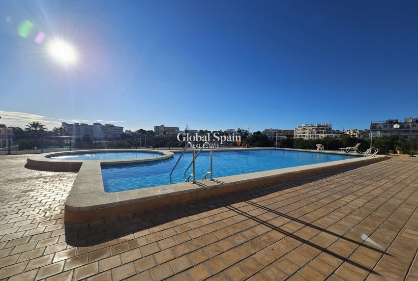 Venta - APARTAMENTO -
LA ZENIA - Costa Blanca