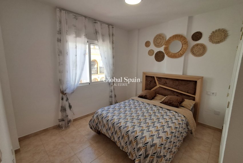 Venta - APARTAMENTO -
LA ZENIA - Costa Blanca