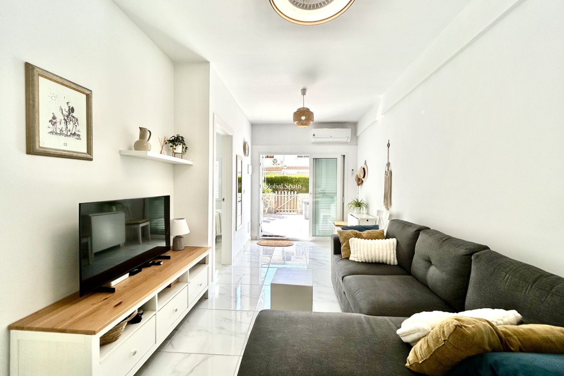 Venta - APARTAMENTO -
LA ZENIA - Costa Blanca