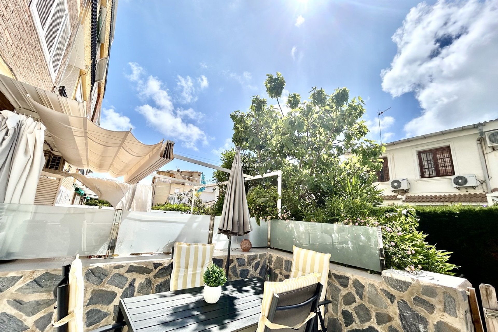 Venta - APARTAMENTO -
LA ZENIA - Costa Blanca
