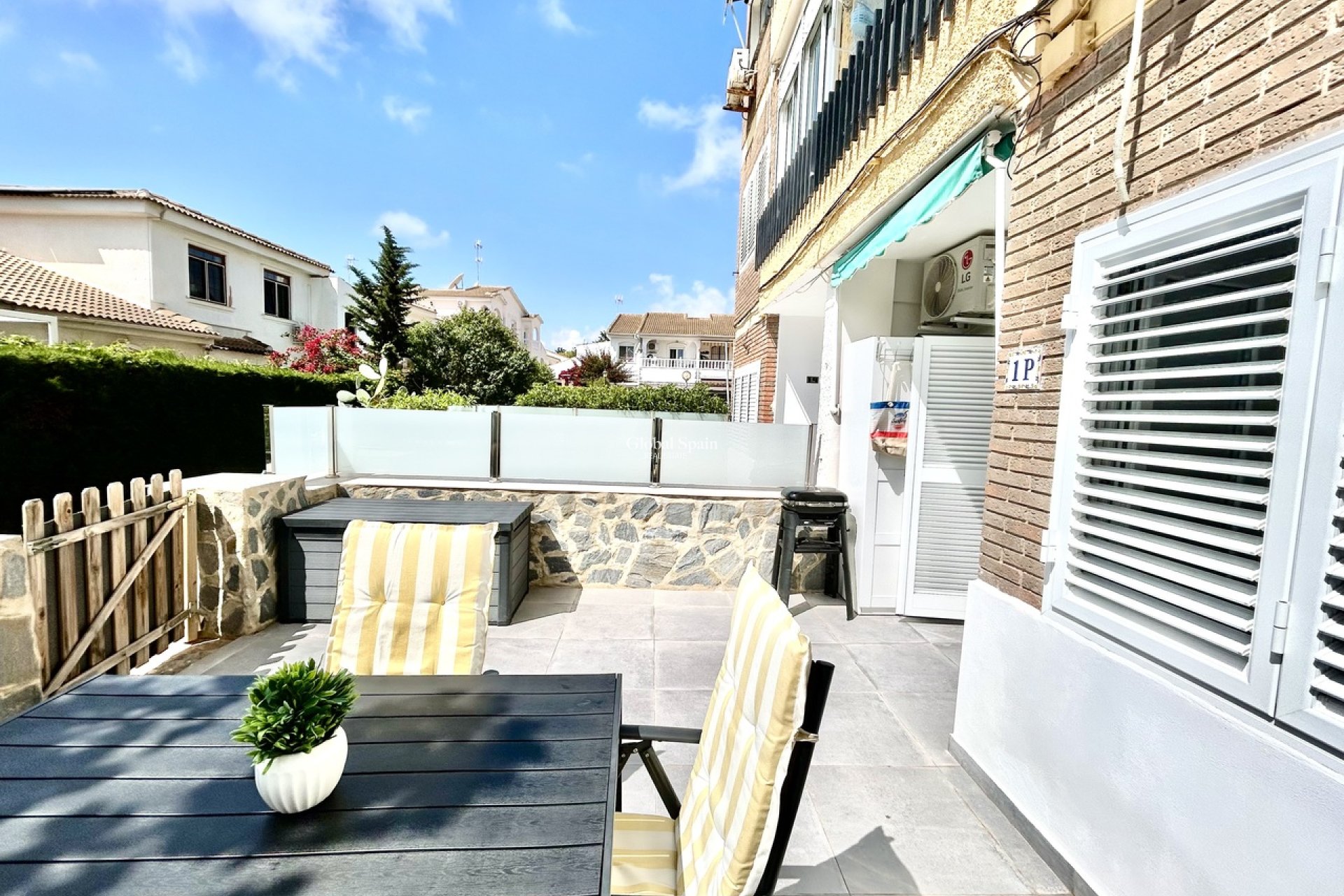 Venta - APARTAMENTO -
LA ZENIA - Costa Blanca