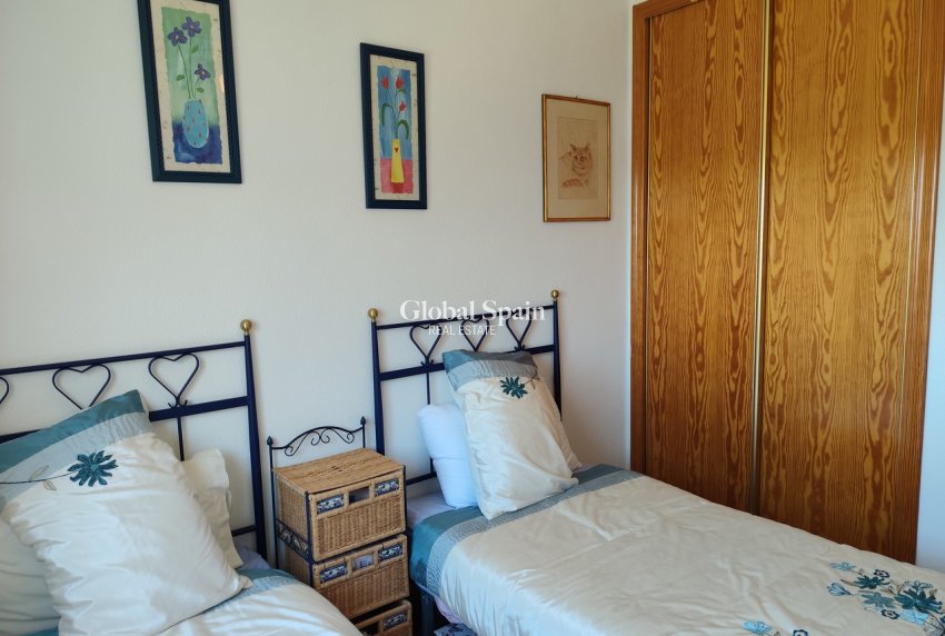 Venta - APARTAMENTO -
LA ZENIA - Costa Blanca