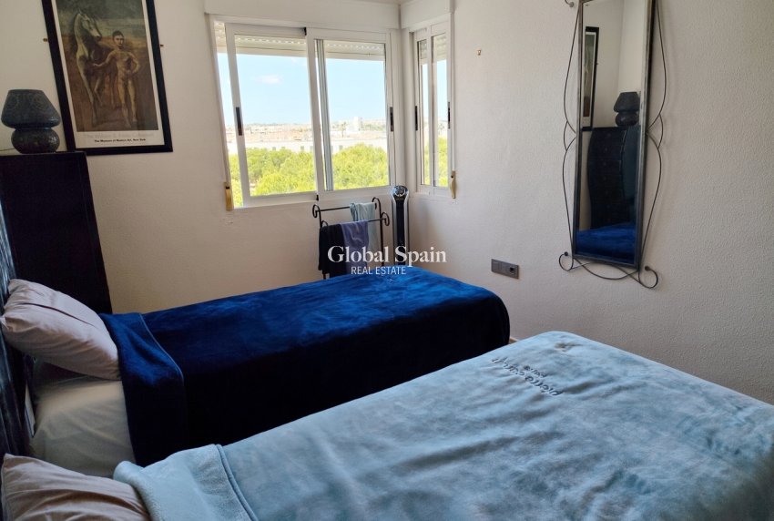 Venta - APARTAMENTO -
LA ZENIA - Costa Blanca