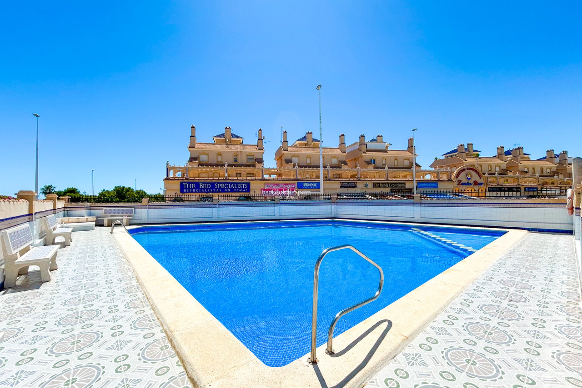 Venta - APARTAMENTO -
LA ZENIA - Costa Blanca