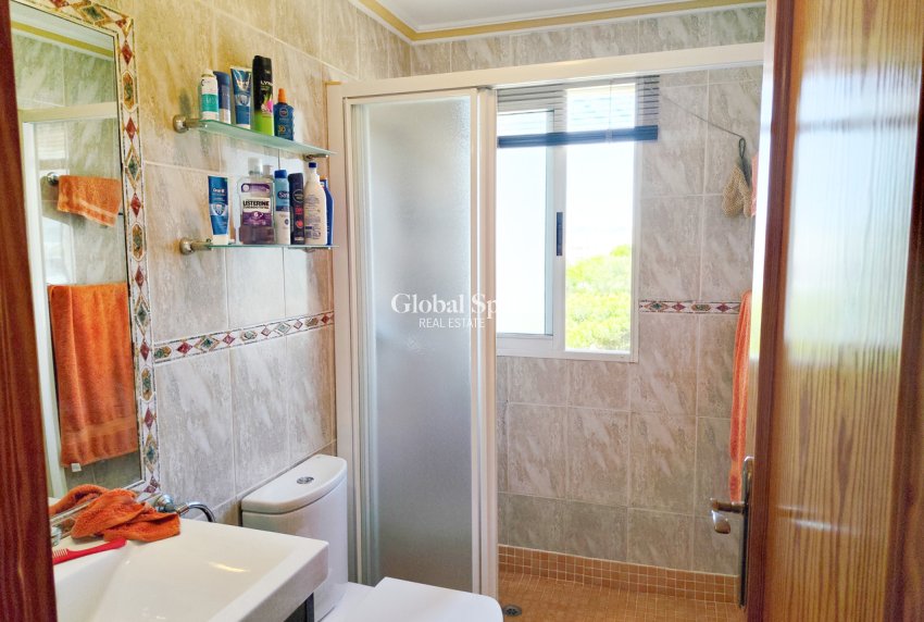 Venta - APARTAMENTO -
LA ZENIA - Costa Blanca